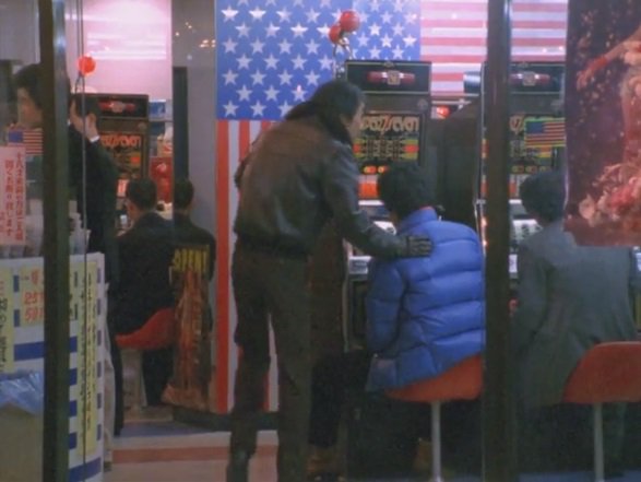 ｔｏｏ 西部警察 第123話 松田刑事 絶命 19年3月28日放送 より パチスロ屋の様子 当時はまだ規制がない いわゆる０号機の時代 こういう店は地元にもあったが もちろん私は子供だったので店に入ったことはない 普通のパチンコ屋と違い