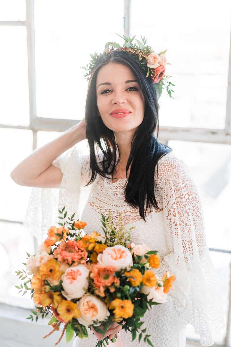 gypsybrides's tweet photo. Smiling because our blog post "Wedding Day Essentials" is up right now! https://t.co/NeW7KuxwXE https://t.co/QId1pEwgsa