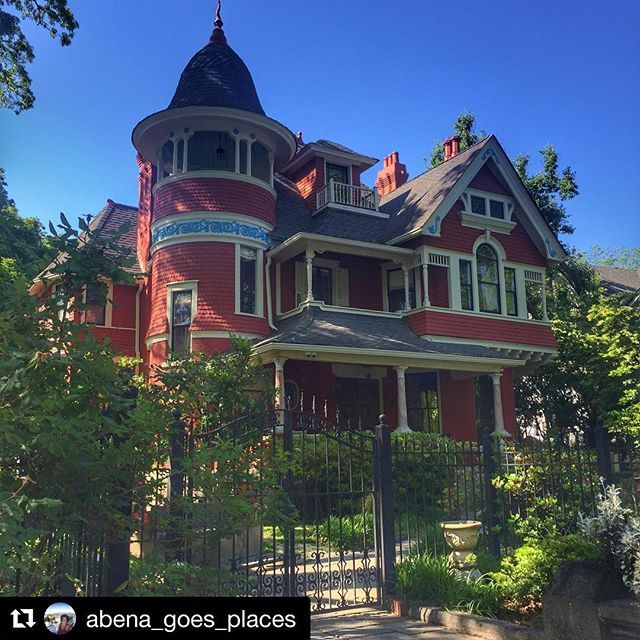 What do you think of big red from @abena_goes_places 😻😜 #inmanparkfestival #weloveatl #atlanta #atl #inmanpark #whyiloveatl #atlantasnaps #igersatl #igersatlanta #atlantaarchitecture #atlantalife #atlantaevents #exploreatlanta #discoveratl #victorian… ift.tt/2vX4wbR