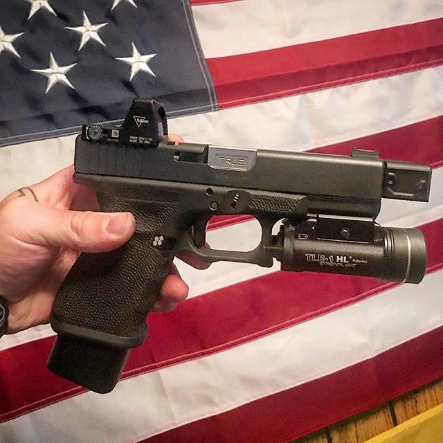 TexasBlackRifle's tweet photo. 📸 Repost @traumahawkz
・・・
My ride or die. -
-
-
-
-
-
#glock #glock19 #9mm #igmilitia #2a #ccw #america #oldglory #freedom #streamlight #rmr #compensator #imcompensating #tarantactical #trijicon #trueprecision #tbrci #microcomp #texasblackrifleco https://t.co/stR8ewsShk https://t.co/oSwsZe7yYp