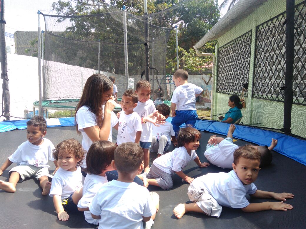 SonrienteEstoy's tweet photo. Ser maestra me permite ser adulta y niña al mismo tiempo❤🔝#QuePrivilegio https://t.co/INebmALxWb