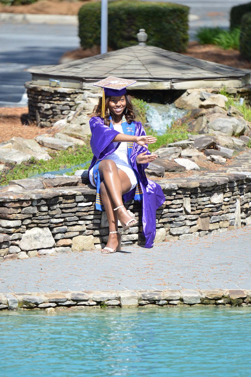 ecupoodles's tweet photo. Congratulations to HM spring17 s.trimbzz ๐๐๐ฉ #graduation #graduatingpoodles #sigmagammarho #blackgirlmagic #blackgirlsgraduate #poodlesgraduate #gradszn https://t.co/MlxrtqMZTh