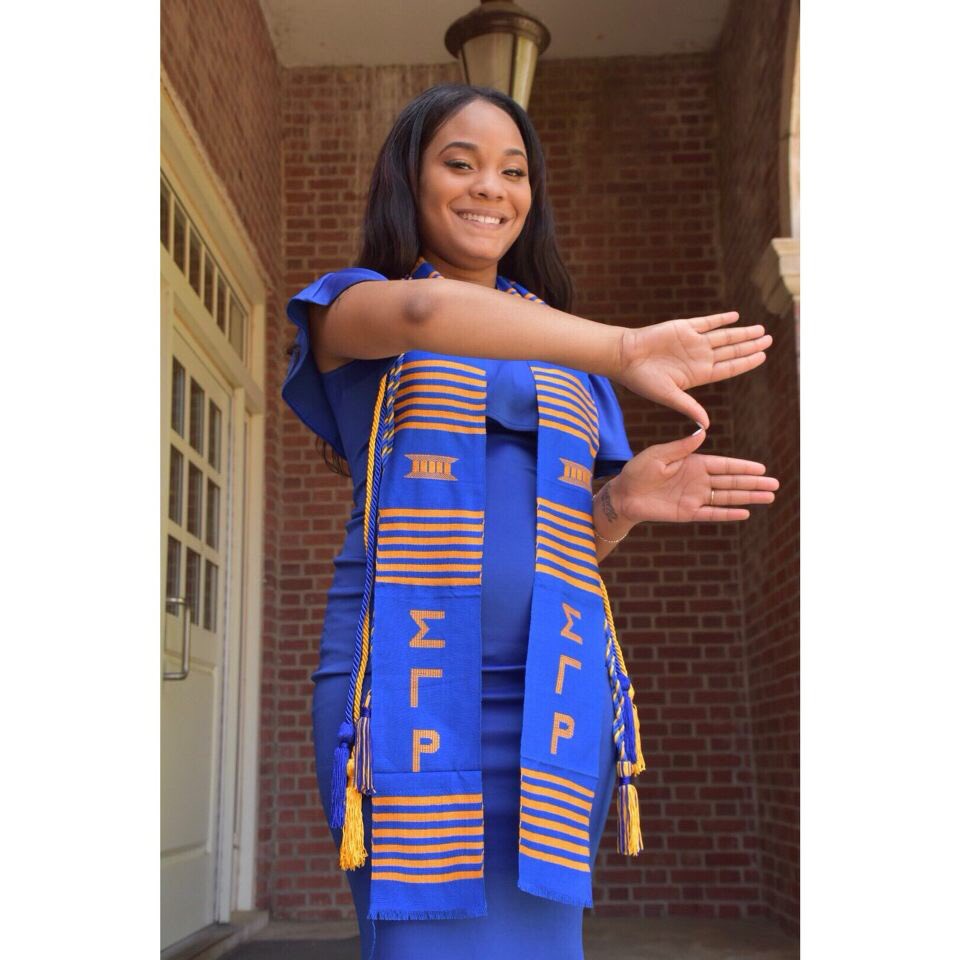 ecupoodles's tweet photo. Congratulations to HM spring18 dawnyes_world ๐๐ #graduation #graduatingpoodles #sigmagammarho #blackgirlmagic #blackgirlsgraduate #gradszn #poodlesgraduate https://t.co/PshBz06Lds
