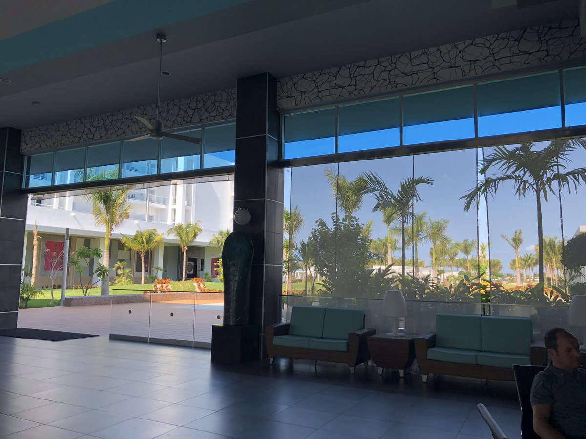 laurenemily29's tweet photo. Arrived in the beautiful Mexico. It’s just that time to try and keep myself awake now 😩 #jetlag #24HoursStrong https://t.co/kNT99TYJd6