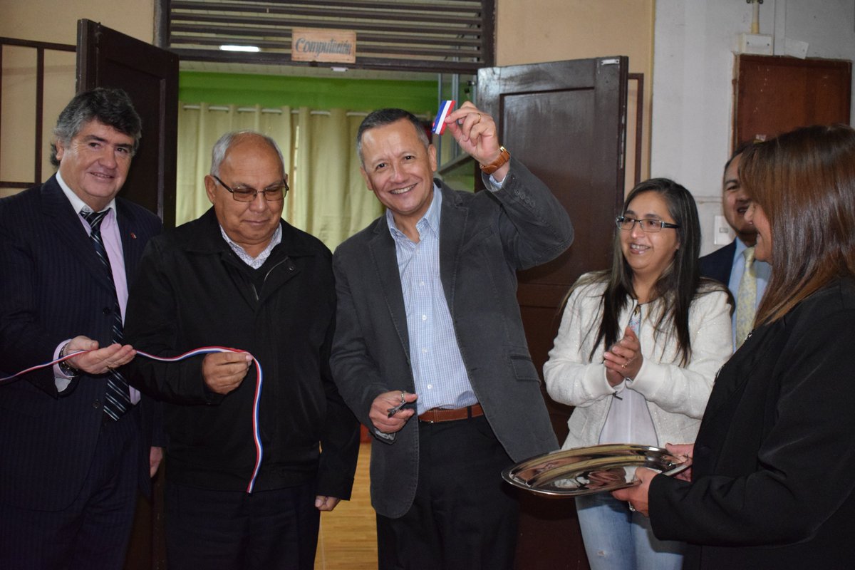 Mostazal inaugura salas de idiomas para que sus alumnos y vecinos aprendan inglés y portugués bit.ly/2ji0xgU