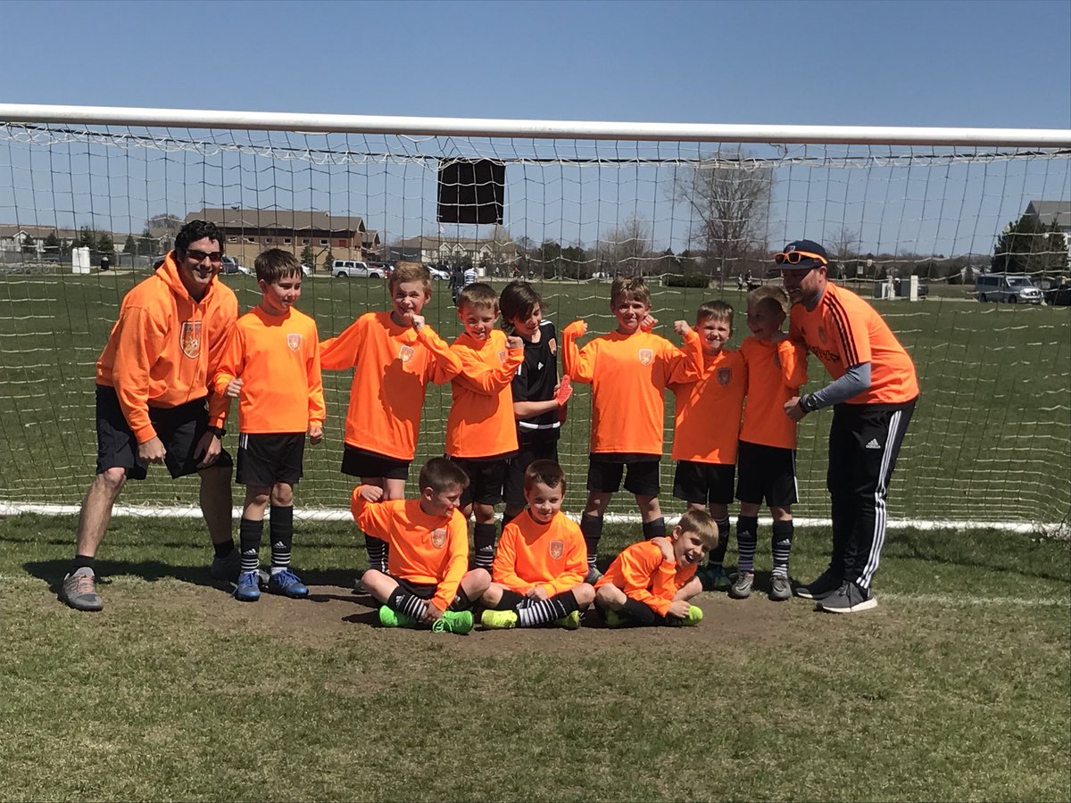 PeteD_NUFC's tweet photo. This weekend I had the opportunity to work with players from NUFC aged 9 to 19.  Oldest to the youngest in the club. One thing is the same = GREAT YOUNG MEN!!!  My hope is more clubs can act as our boys did this weekend in celebrating others and sportsmanship. 🧡Lauren+Miller’s! https://t.co/h6NoTjfn7u