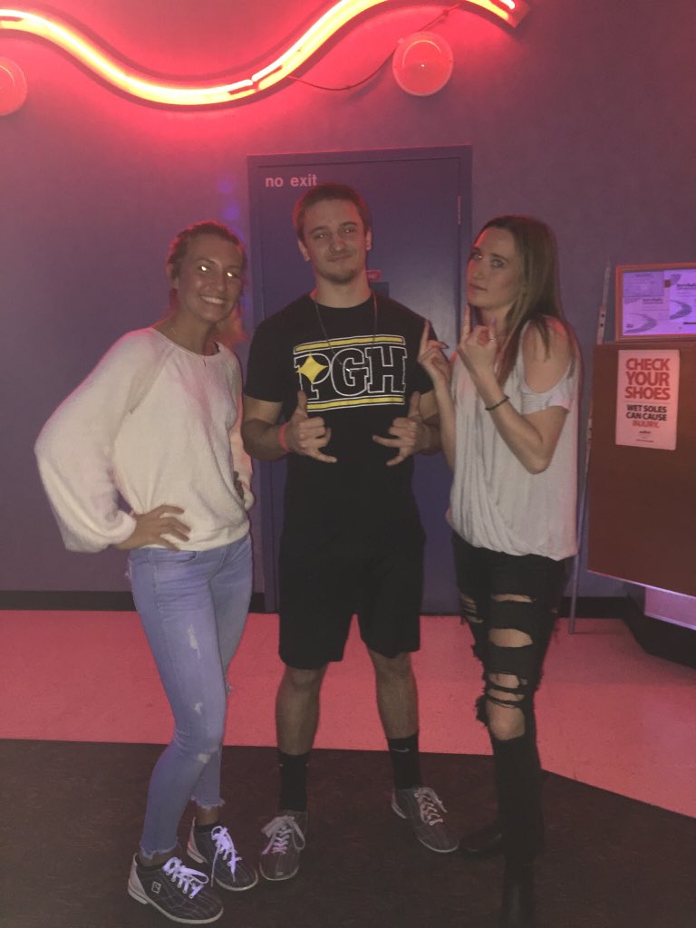 RetiredChamps's tweet photo. @3shakessquirt @EF_Assassins @50_shades_spray Poor poor sara and maddie https://t.co/pstr9dX5uG