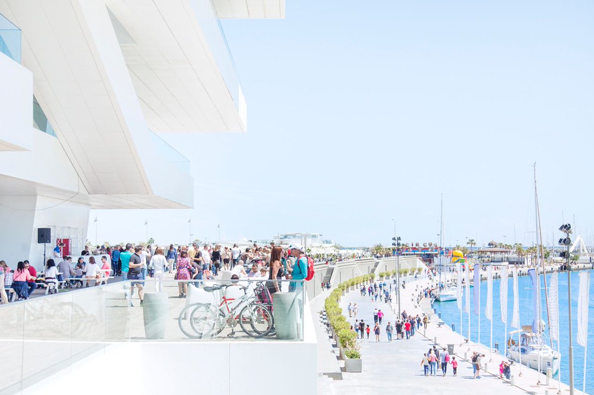 Penalosa_G's tweet photo. Great Waterfronts; the Valencia case. @PPS_Placemaking "no single formula for success, but perhaps in some cases the key to restoring the broken urban tissue lies in building up soft infrastructure, and making small, catalytic investments in place." https://t.co/lYEcKnhaHg https://t.co/e6HdZDw4li