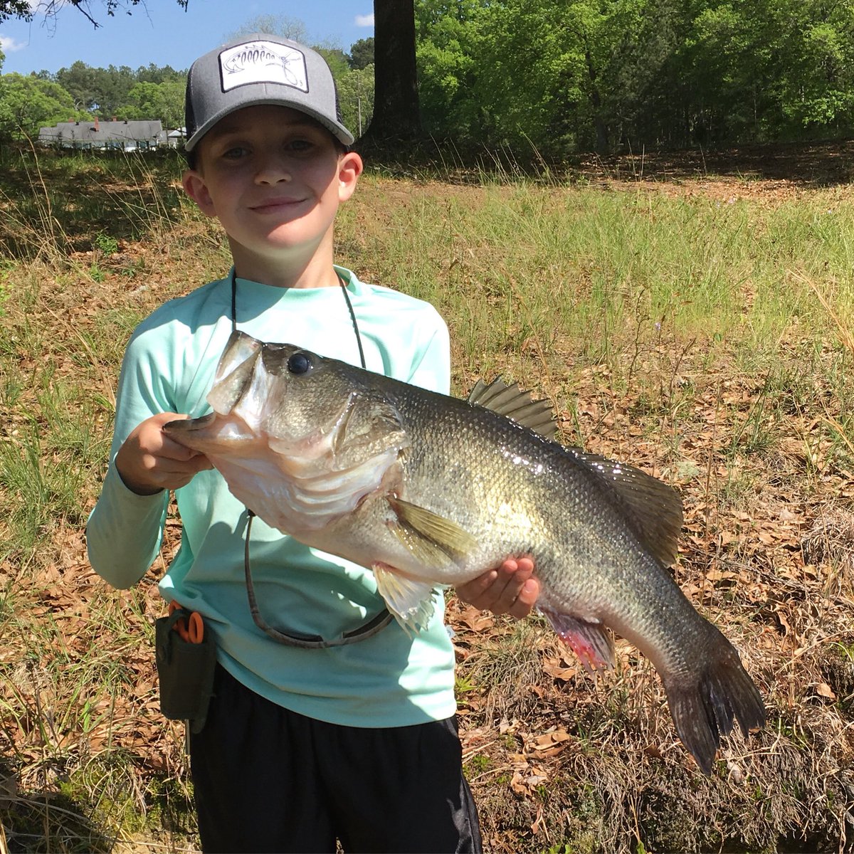 bighookapparel's tweet image. What a way to spend Saturday fishing with my best friend and watching him land this hog! 9 years old and reeling in monsters that weigh as much as he is old. #fishing #wetaline #SouthCarolina #benthookapparelco #MakingMemories #outdoors #nature #CatchandRelease #NFL
