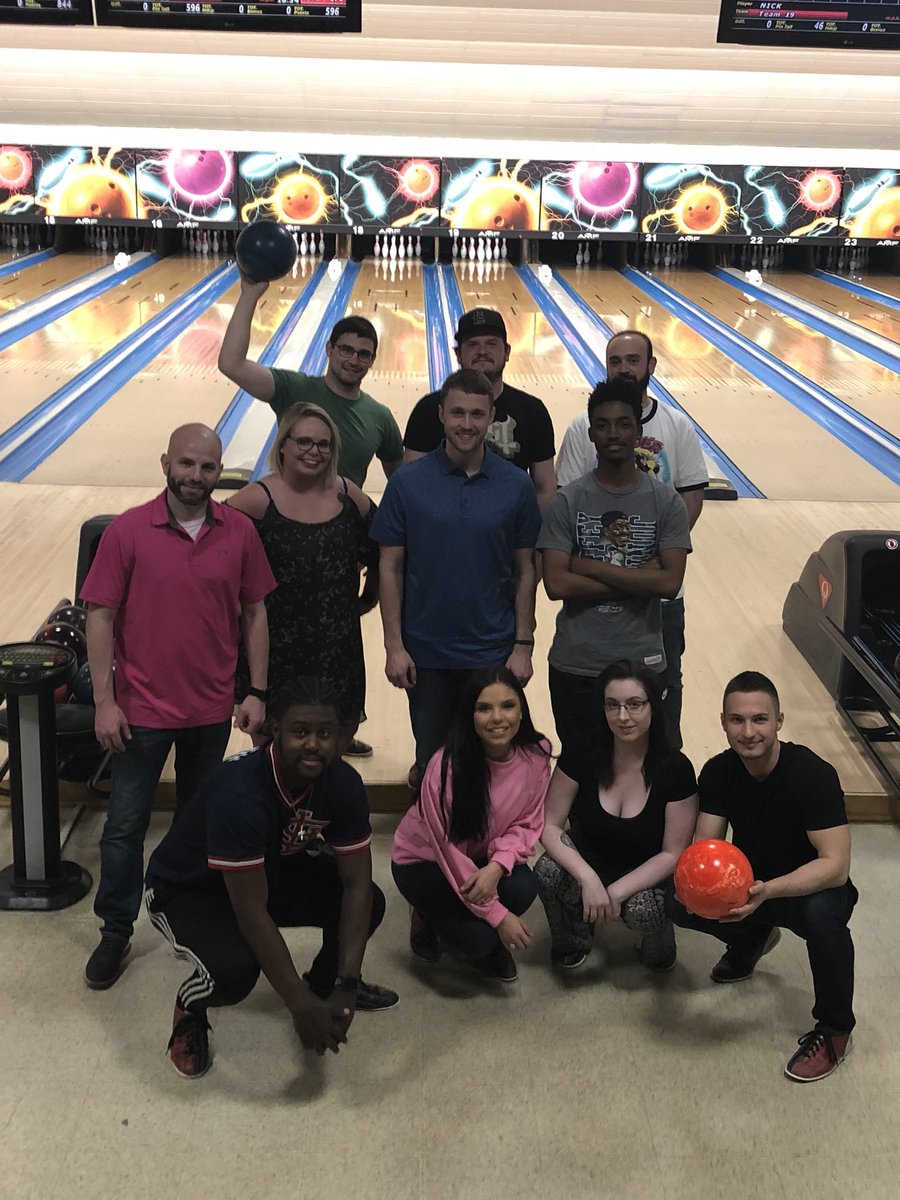 CassandraGoskie's tweet photo. Team outting with the chip crew #likeamoss #MidStateProud #att @Bethaney_Moss @JCollier33 https://t.co/r0k4l7G1Bx