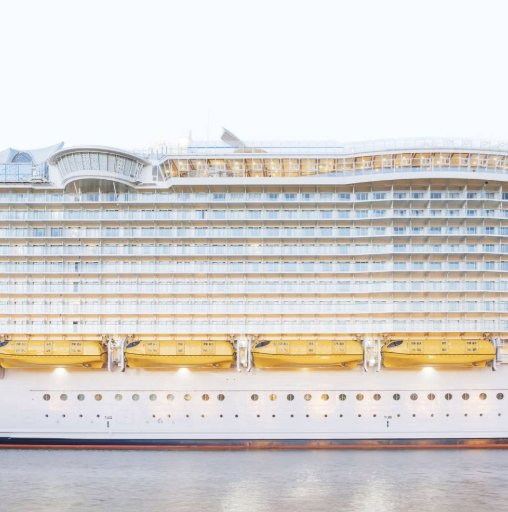 AmitKamdar's tweet photo. Check out how cruise ships are getting even bigger, and 3D-printed homes are reaching new levels of swankiness. #WhatWeLikeThisWeek #Autodesk #3Dprinting #AI #ReCap https://t.co/UtOq9q5aUY https://t.co/13pJkEVF5r