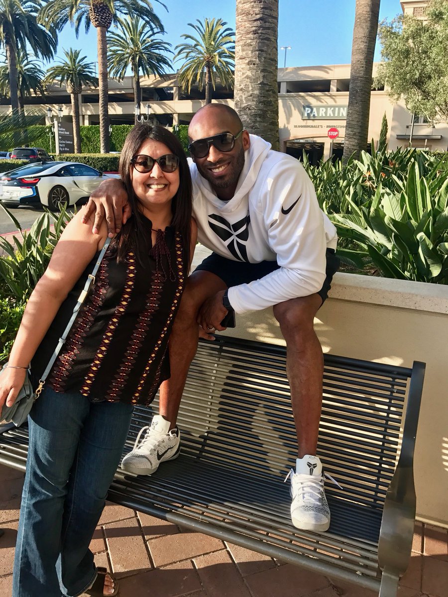 ishangujral's tweet photo. MY MOM OUT HERE LIVIN MY DREAM BUT I JUST FACETIMED KOBE BRYANT MY LIFE IS MADE 👀🐐💯😭😭😭 https://t.co/IVXSzvu3z8