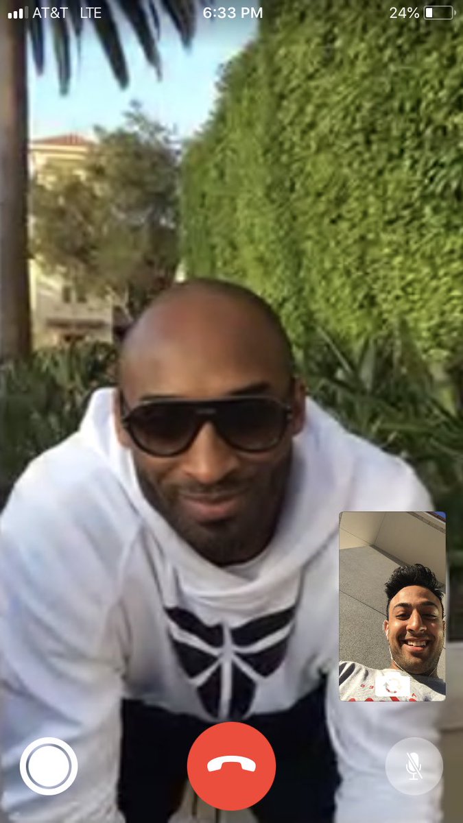 ishangujral's tweet photo. MY MOM OUT HERE LIVIN MY DREAM BUT I JUST FACETIMED KOBE BRYANT MY LIFE IS MADE 👀🐐💯😭😭😭 https://t.co/IVXSzvu3z8
