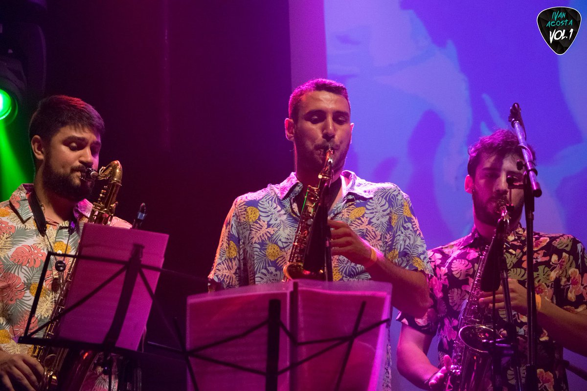 #CoberturaVol1 <26.04.2018> 📸
El jueves pasado <a href="/iivangabriel/">Iivangabriel</a> se dió una vuelta por <a href="/NicetoClub/">Niceto Club</a>, donde @bandidoscumbia brindó un show junto a <a href="/Parapipou/">Parapipou</a>, y nos trajo estas capturas!
💻 Cobertura completa en nuestra web! ➡ bit.ly/2vYKpdd