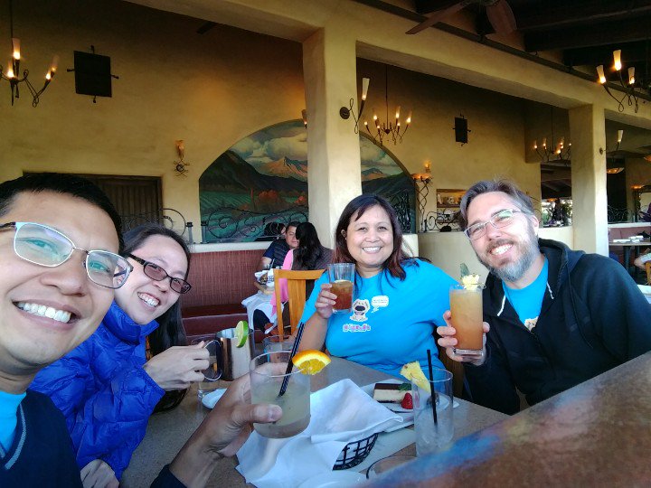 PellaPusher's tweet photo. Celebrating a successful MouseAdventure with refreshing drinks and yummy food.  Cheers!  #maunderconstruction #team4502 #digdugs @mouseadventure https://t.co/hUHMPDLssB