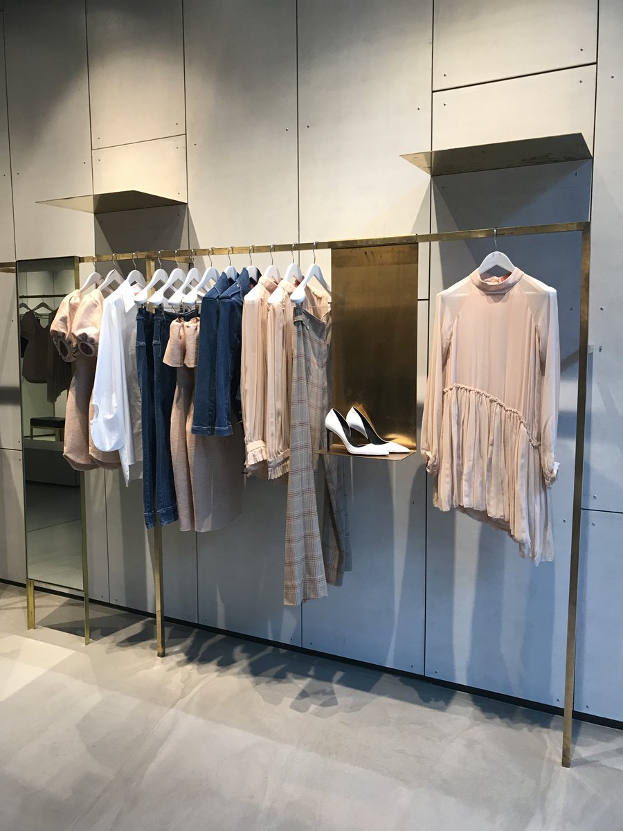 Gold Accents at Pacific Fair Pacific Fair #ManningCartell #LuxuriantEden #AW18