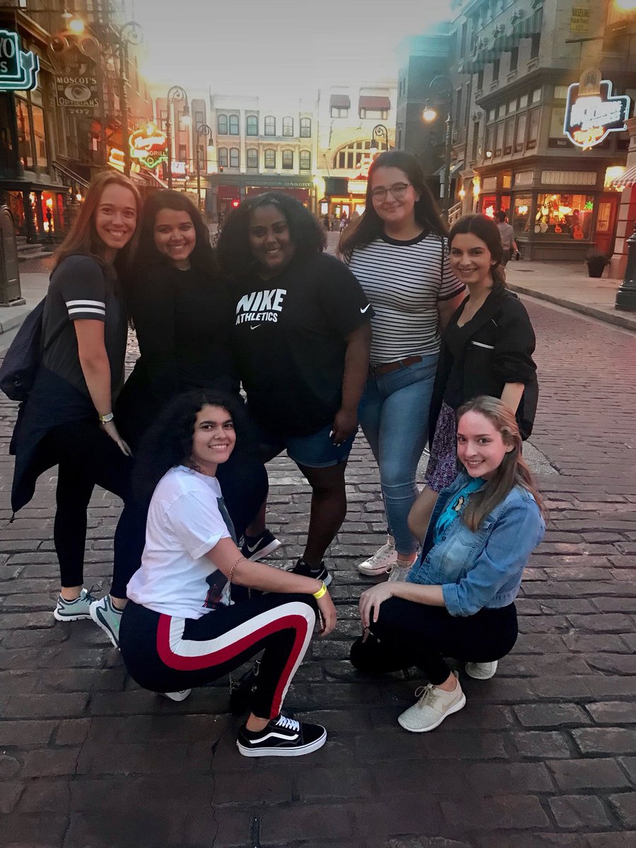 kukiiiii_'s tweet photo. #GradBash2018 https://t.co/UclKOQfseS