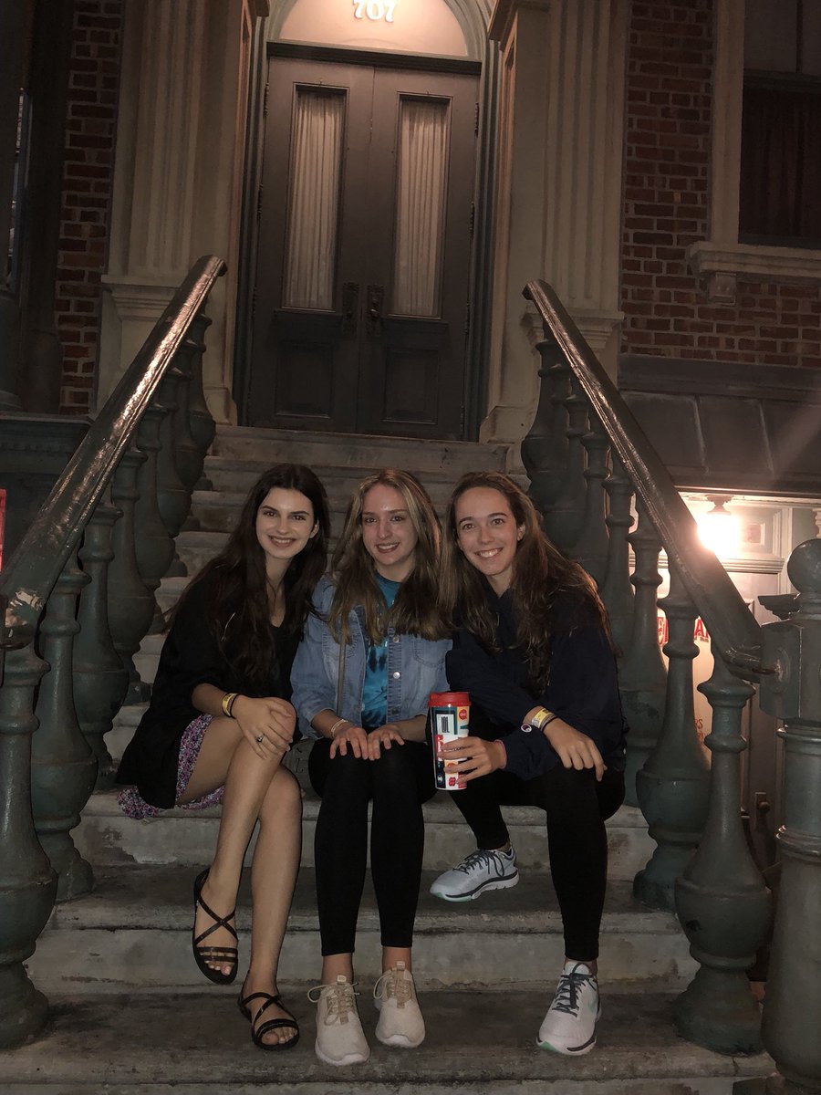 kukiiiii_'s tweet photo. #GradBash2018 https://t.co/UclKOQfseS