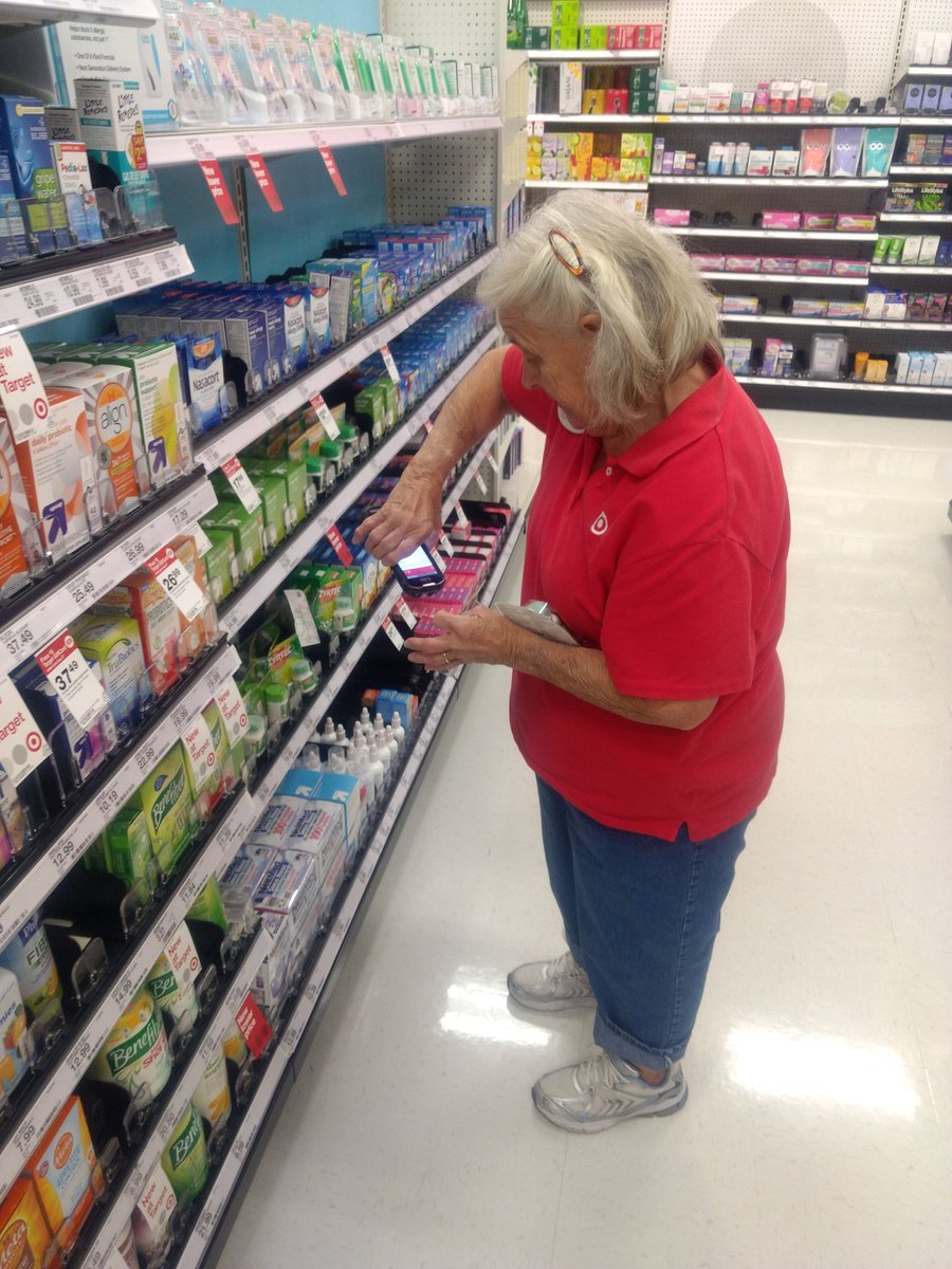 abbynel89's tweet photo. #Sundayscanday Everyone helped fill the floor and guest service for our guests at #T0905! @maddy_g622 @AmberHafron @A_Leigh_ @thaEscie @newage_lois @KimLinn5 https://t.co/O8Dj1KXIrs