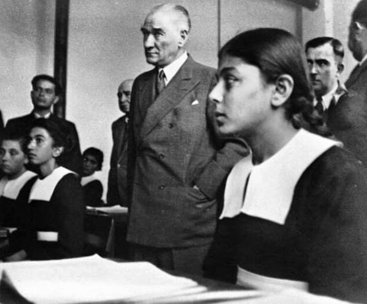 “Açtığın yolda, gösterdiğin hedefe...” 

#23Nisan 
#MustafaKemalAtatürk