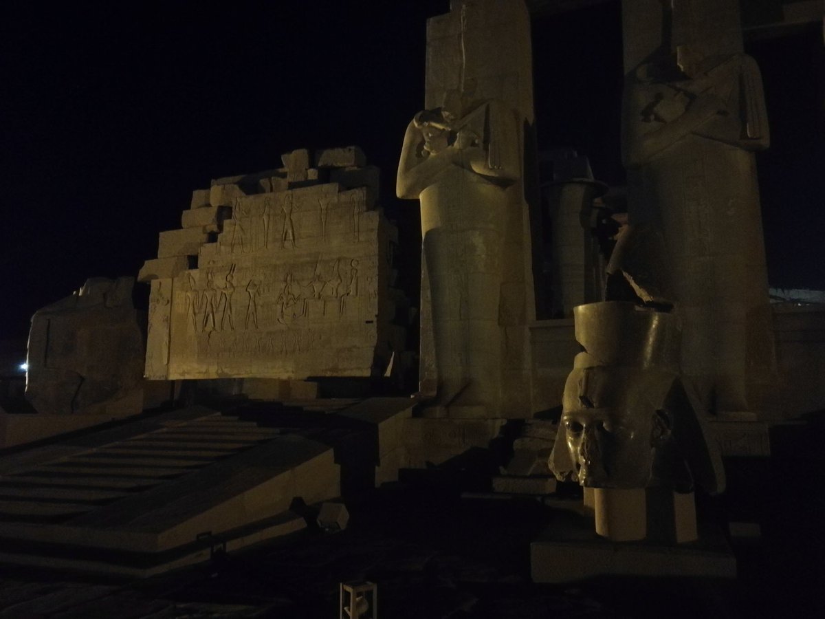 aetwitte's tweet photo. Templo funerario de Ramses II de noche. Necrópolis de Thebas.
Fotos: Amigos de la Egiptología.
#Ramesseum #Luxor #Egiptología #Thebas #RamsesII #Templos https://t.co/PiN8886Zlq