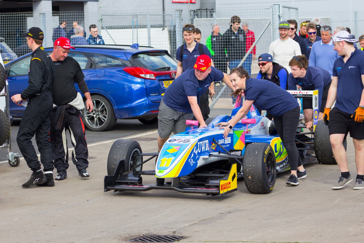 MrPaulBoden's tweet image. The @UWRacing 🐺 pack is back 🏆🏆🏆 #racingwolves #welldonekate #50racesdone #ontothenext50 #P2 #P3 #P1 

#engineering #student #engineer #university #motorsport