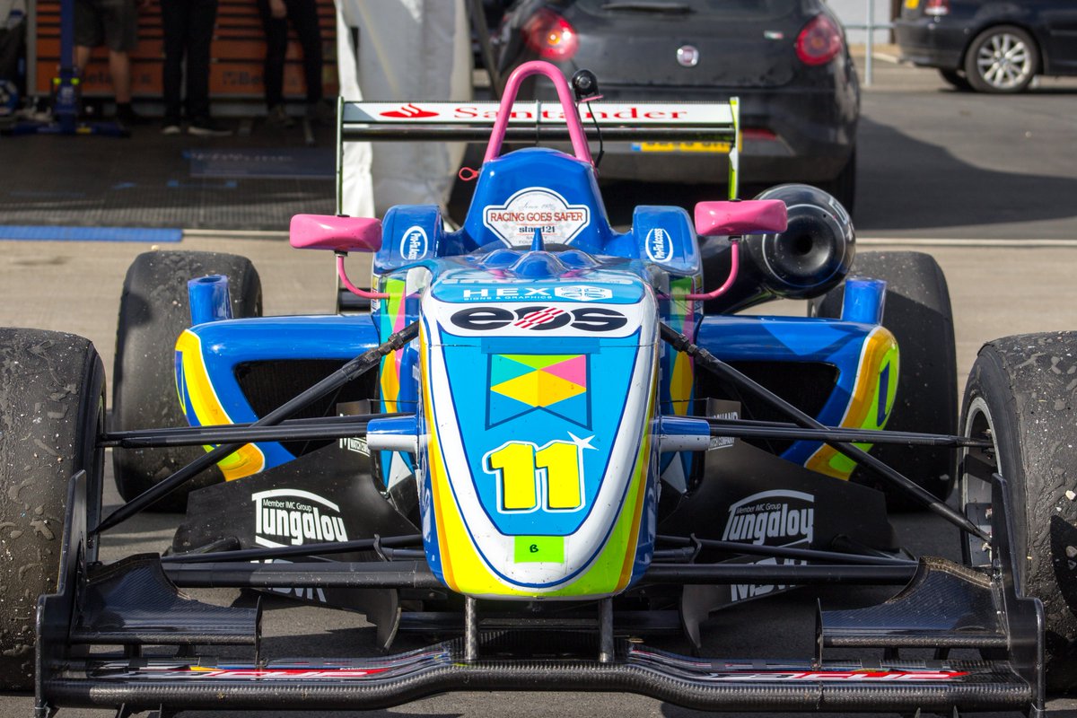 MrPaulBoden's tweet image. The @UWRacing 🐺 pack is back 🏆🏆🏆 #racingwolves #welldonekate #50racesdone #ontothenext50 #P2 #P3 #P1 

#engineering #student #engineer #university #motorsport