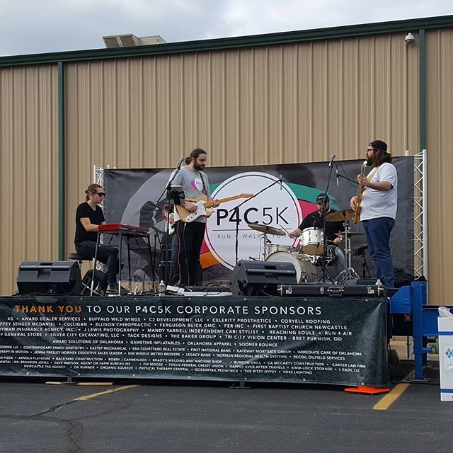 bvanhauen's tweet photo. If you're not here, you're not here! Come on out! #fbcn #rockin #p4c5k https://t.co/Z4nnSNFT3R https://t.co/9Yanc1gCDz
