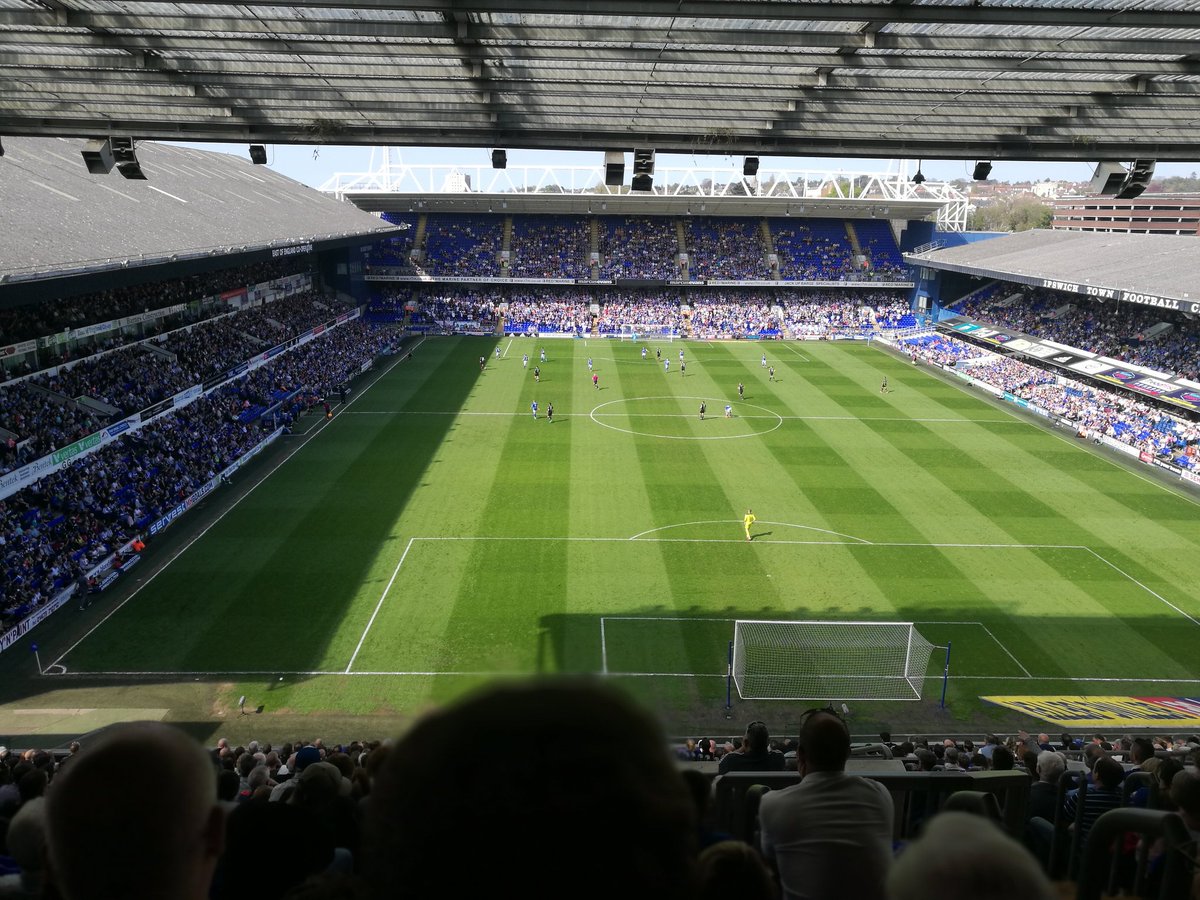 Little_lee82's tweet image. Sat in the SAR upper yesterday. Decent view &amp;amp; Legends bar far better than the terrible catering in the lower SBR. Did miss the atmosphere tho so wont be switching seats any time soon. Great to see an extra 7k in the stadium too! 👍 #itfc #standswap #onetimeonly