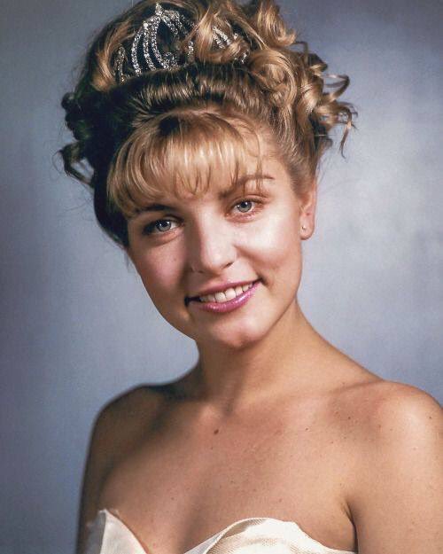 Happy birthday to the beautiful and talented Sheryl Lee! 