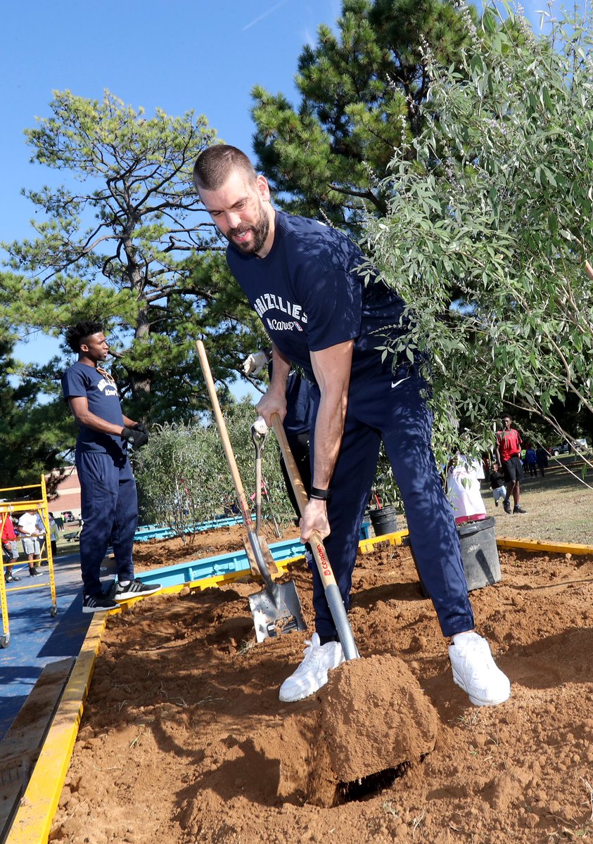 memgrizz's tweet photo. #EarthDay 🌎💙 https://t.co/BWciSWvSOT