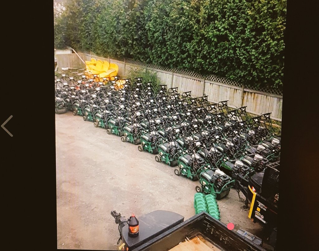 #happyearthday to all on this beautifully day !
The Sun is shining and we are out in #Kanata servicing our client @zoryks   fleet of @RyanTurf aerators 
 #Ottawa 
#OnSiteMSER
#ottsmallenginemobileservices
#ottOnSite