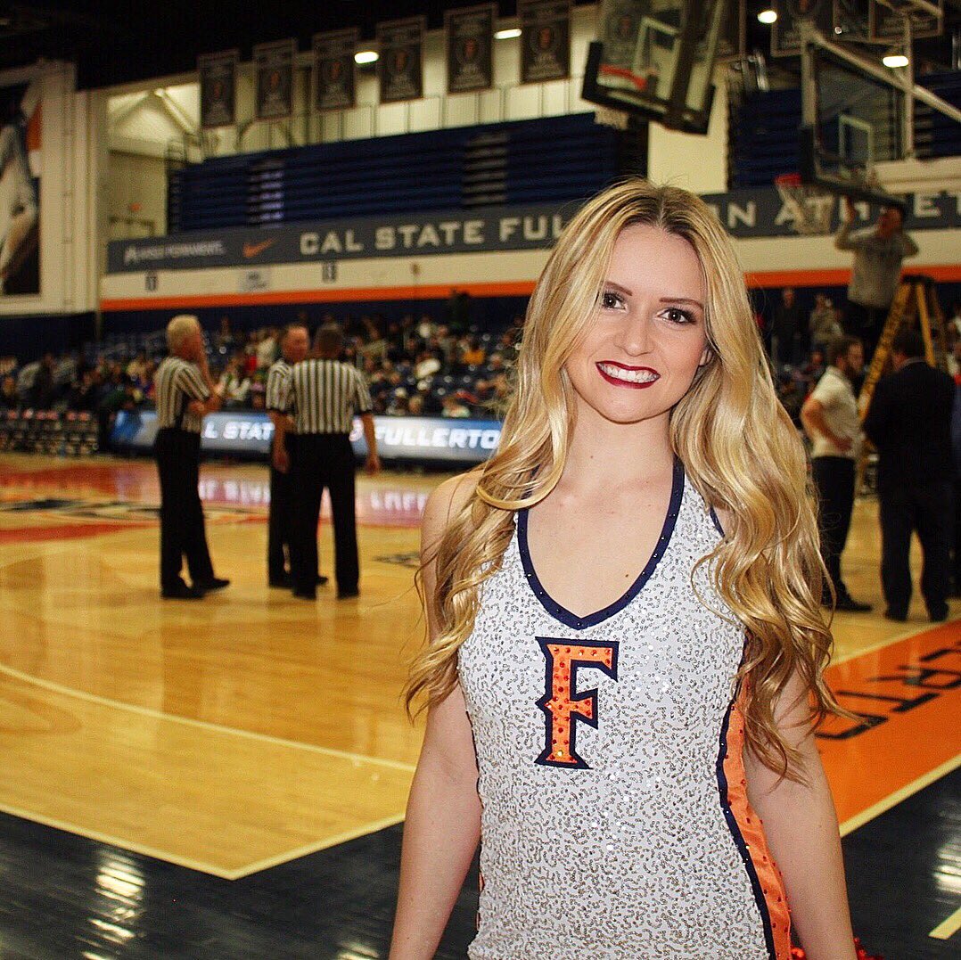 fullerton_dance's tweet photo. 💙16 DAYS💙
Summer is a first year freshman majoring in Kinesiology at CSUF.
“I love this team because it is such a positive environment and everyone is always trying to build you up! I also love the people i've met on the team...love you guys!! AUDITIONS MAY 8TH✨📆💙 https://t.co/I12HluELd2
