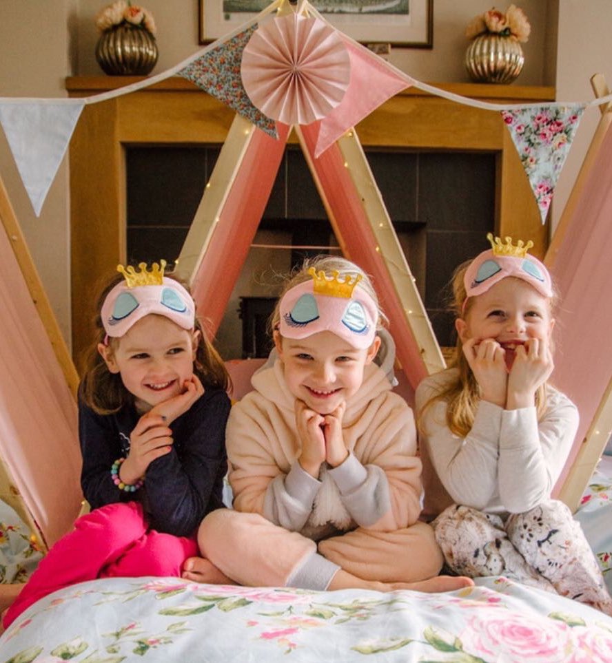 EnchantBellTent's tweet photo. Absolute cuties 😍 prices start at £79 for a slumber party for 4! We have various packages and can provide virtually everything so you don’t even need to lift a finger! #slumberparty #shrewsburymums #shrewsbury #childrensparty #birthday #girlssleepover https://t.co/yldUi1HPGJ