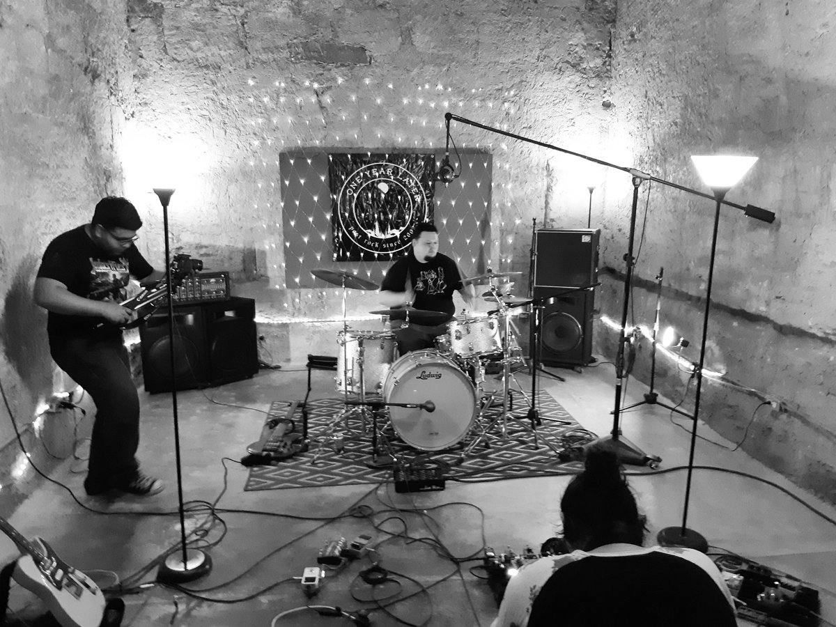 oylrockmx's tweet photo. Les andamos preparando una sorpresa, amigos.
π§π§π§ποΈποΈποΈποΈποΈποΈποΈποΈποΈπΈπΈπΈ
#LiveSession.
#LaOneYearLater.
#LaOYL.
#OneYearLater.
#OYL.
#FatEmoMusicForFatEmoPeople.
#InstrumentalRock.
#PostRock.
#Ambient.
#Emo.
#LoudMusic.
#MaderaEstudio.
πππβ‘β‘β‘ https://t.co/VgWEmHl1qU