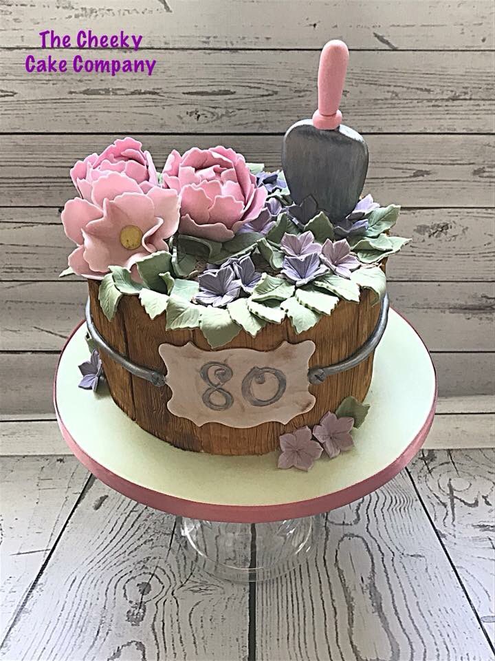 cheekycakec's tweet photo. Edible flower pot #birthdaycake #80thbirthday #birthdaygirl #devoncakemaker https://t.co/jQLRvBuZIa