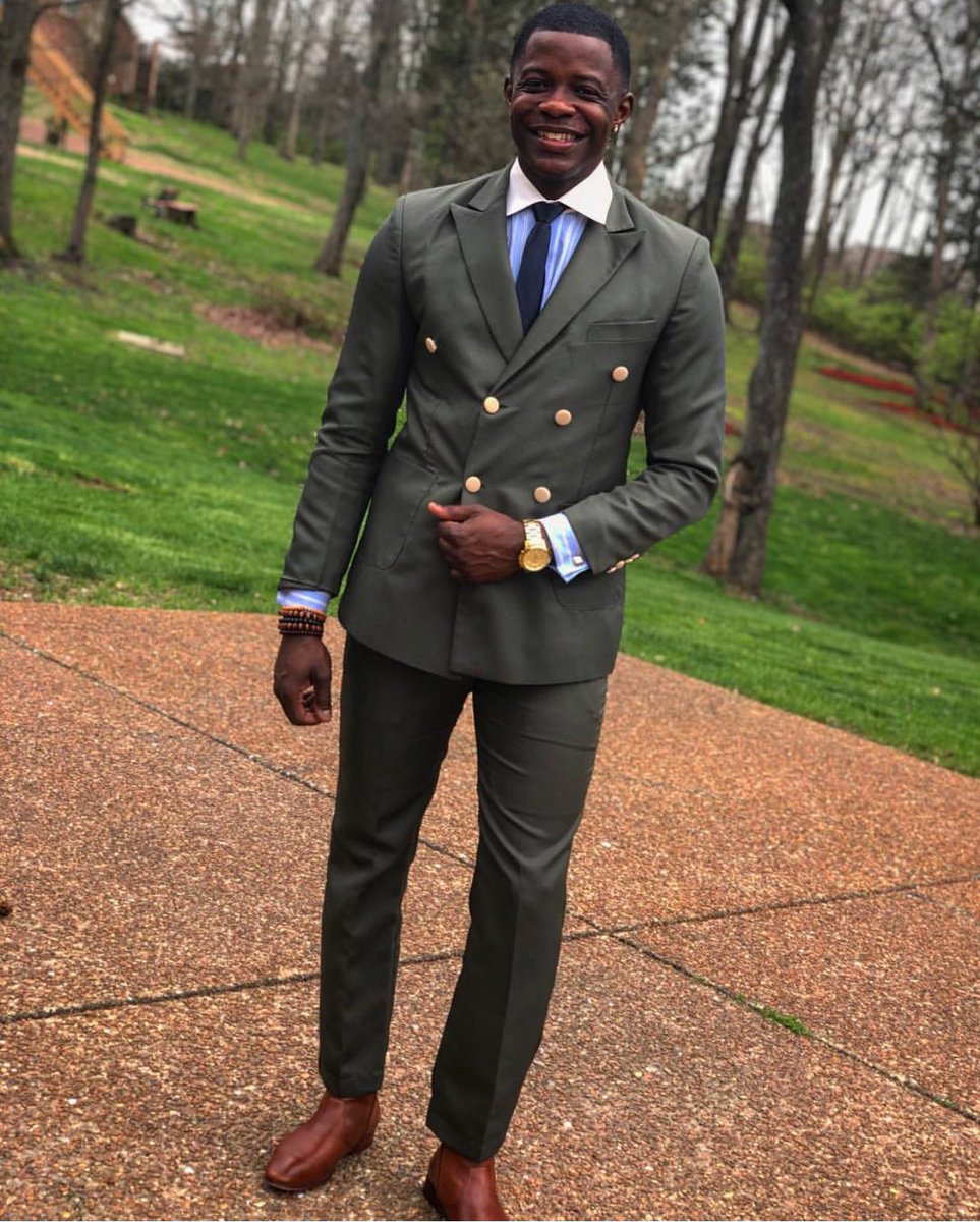Atlgreekpicnic's tweet photo. James Shaw, 29 year old Tennessee State Alum and Alpha Phi Alpha Member, saved lives by tackling the Antioch Waffle House shooter while he was reloading . Please RT and show love to a true hero!! #JamesShaw #WaffleHouse #Hero #APHIA https://t.co/OZG45rOCjG
