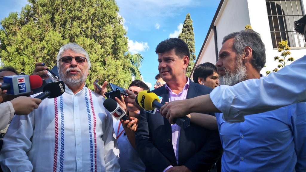 leitorubin's tweet photo. ¡Ya empezamos ganando! La primera mesa de Madrid da como resultado 36 votos para Efrain y 12 votos para Marito. La mesa es la número 5. #GanaElCambio https://t.co/E57ZMNgcJk