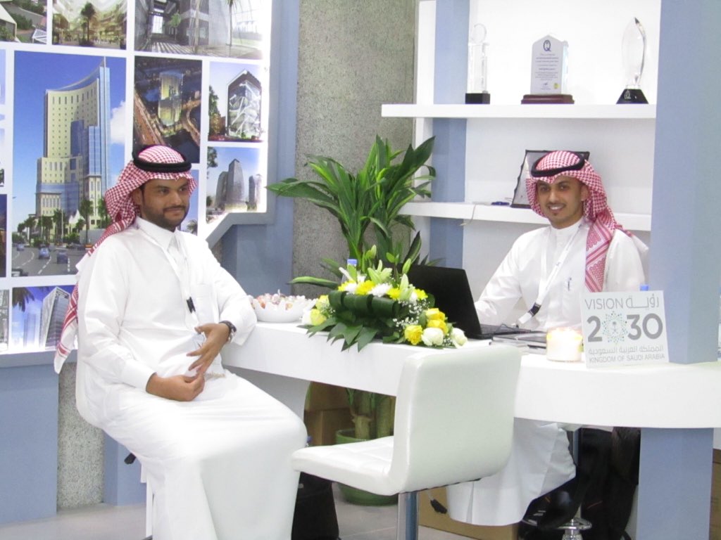 ArchCentre_'s tweet photo. شبابنا فخرنا .. 
#معرض_الرياض_العقاري_restatex https://t.co/CIhmLa7Wlb