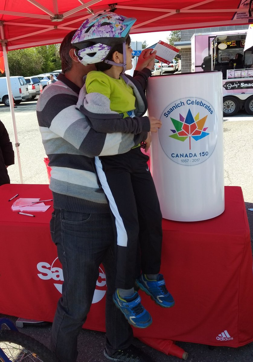 saanich150's tweet photo. When you can't quite reach the top of the #Saanich150 time capsule, and need an assist from Dad. #Grateful4Saanich #Grateful4Dads #Saanich https://t.co/5eV8Jxg7qa