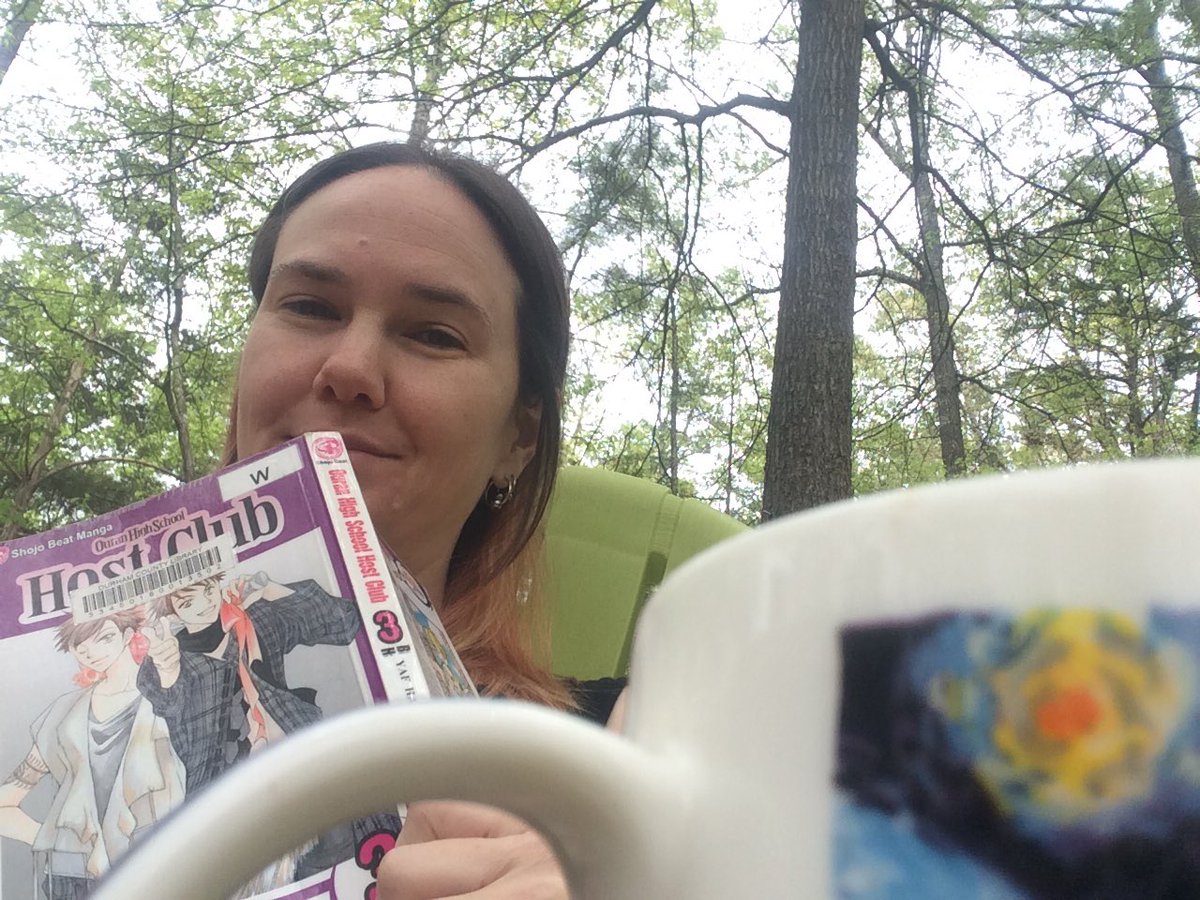 WindowDrama's tweet photo. Just over here living my best life! Don't mind me. #coffeeallday #teenmangaisridiculous #dontwasteamazingweather https://t.co/qrwUnzNjU3