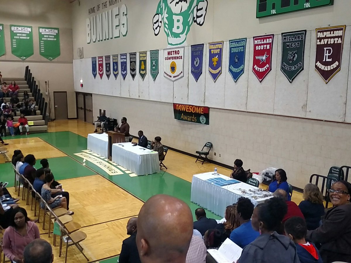 OmahaPubSchool's tweet photo. Congrats to the 7th &amp; 8th grade #AAWESOME2018 awards students! #OPSProud https://t.co/OesmDElaT3