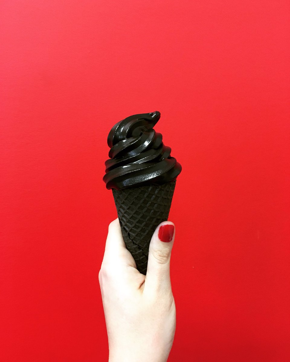 EdenRamsay's tweet photo. Charcoal soft serve in black cone. 🖤 @teeyahsWPG #allblackeverything https://t.co/sfL4c8TzUO