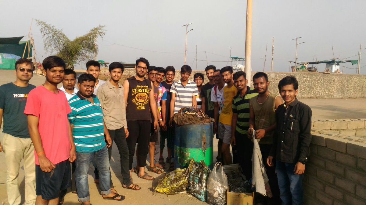 ecoclubgecv's tweet photo. #EarthDay Government Engineering College Valsad, having #ecoclub under college students and professors do various activities. Clenness of Tithal Beach, Swatchata awareness in valsad city And many more @collectorvalsad @PMOIndia @narendramodi @narendramodi_in @ecoclubgecv @CMOGuj https://t.co/AvQjdGcprW