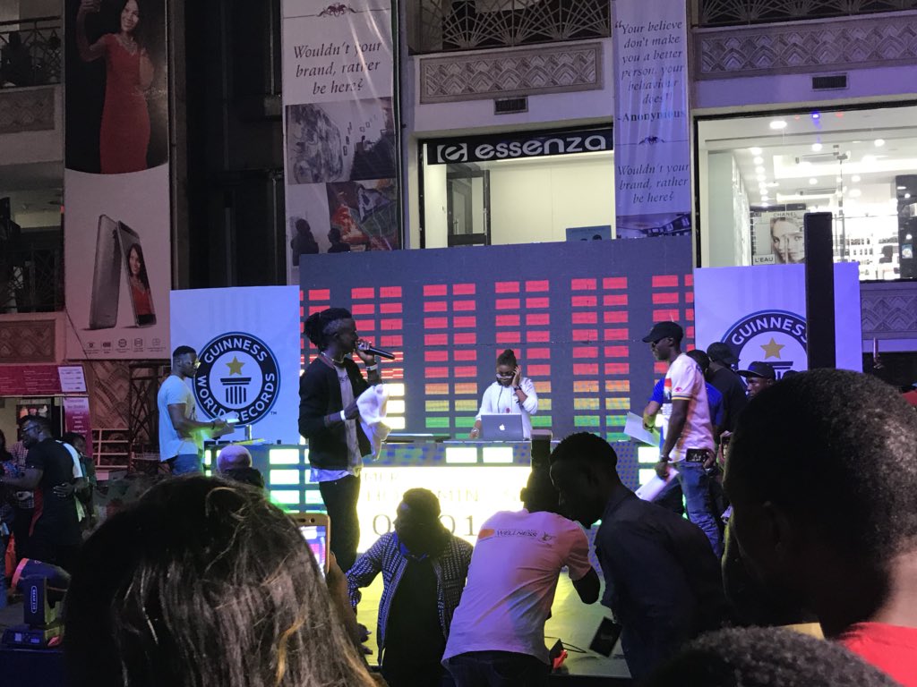 Keemlawal47's tweet photo. Live @ Silverbird Galleria in VI, Lagos where about 250 top Disc Jockeys (DJs) in Nigeria are attempting 2 set a new Guinness World Record 4 d largest & longest club Deejay relay session.
#mixathon2018 #djmixathon #djmixathon2018 #historymakers #NigeriaDJs #Yeswecan ๐ณ๐ฌ๐๐๐ https://t.co/ZHcm5g0f3Q