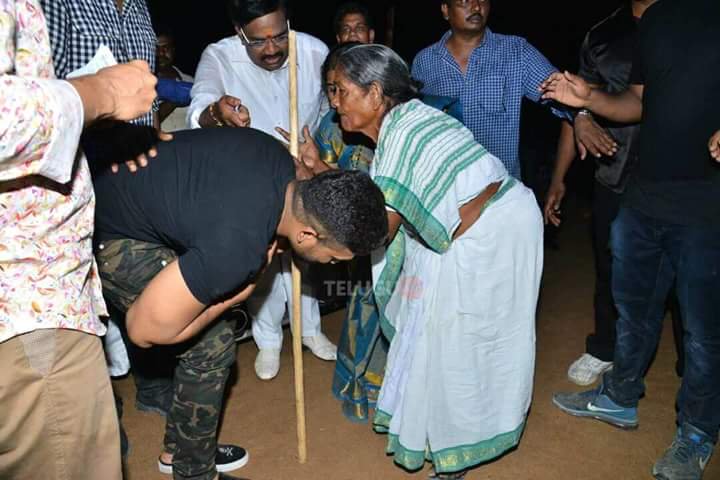 AlwaysMadhu07's tweet photo. Proud to be a #fan_of @alluarjun 
Reason gives the funds great annaya 
Love u❤❤ https://t.co/eEhftxQzdY