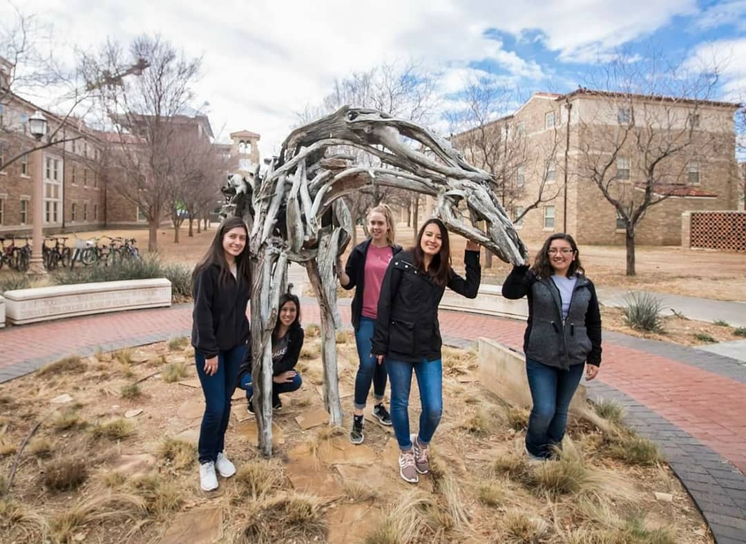 LEAPatSHSU's tweet photo. The LEAP Ambassadors explore Texas Tech Law School and Lubbock...https://t.co/0N8D8OGsa0
@TexasTech @TexasTechLaw #texastech #texastechlaw #ttulaw #Lubbock https://t.co/3N4AalgVPl