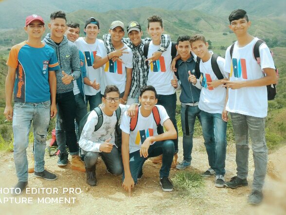 GreybelJ's tweet photo. Obe naguanagua en el monumento de la juventud  #VamosNico 
#JuntosTodoEsPosible  #TodosConMaduro https://t.co/xlpj2t4uJQ