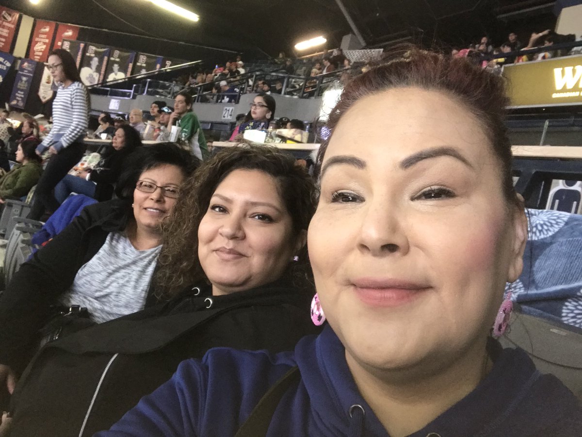 kisewatotatowin's tweet photo. Sister Time@ #FNUniv40 https://t.co/qHymH1mI3e