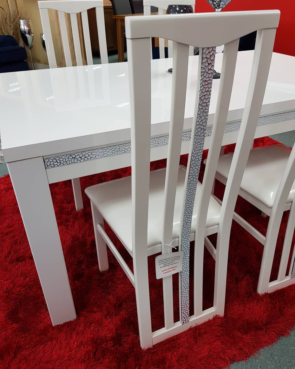 pa_furnishings's tweet photo. As well as supplying a range of #DiningTables, we also sell a wide variety of #DiningChairs which can be mixed &amp; matched with any #Table to produce a #DiningSet based on your style! Visit us in store to see more of our #DiningFurniture in a variety of finishes, colours &amp; sizes! https://t.co/1YdC5zu09a